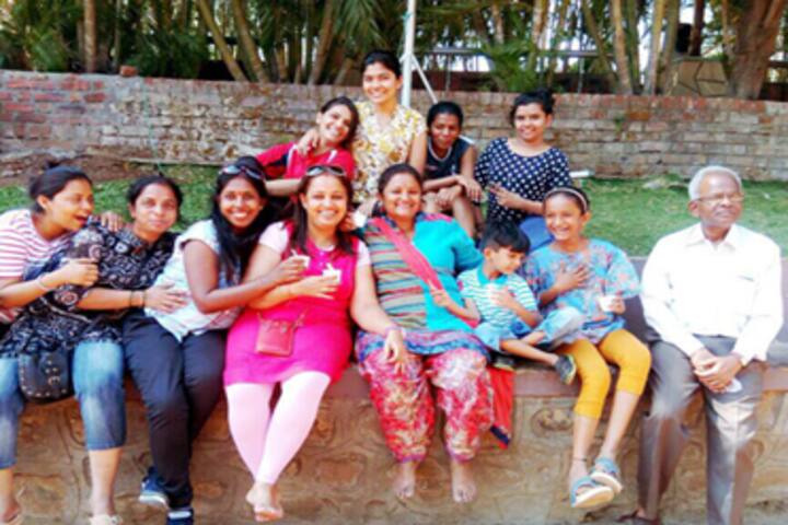 Pal Dharmendra Hindi High Schooll-School Trip