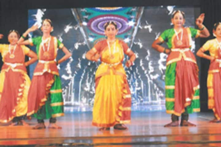 MKM Matriculation High Secondary School-Dance