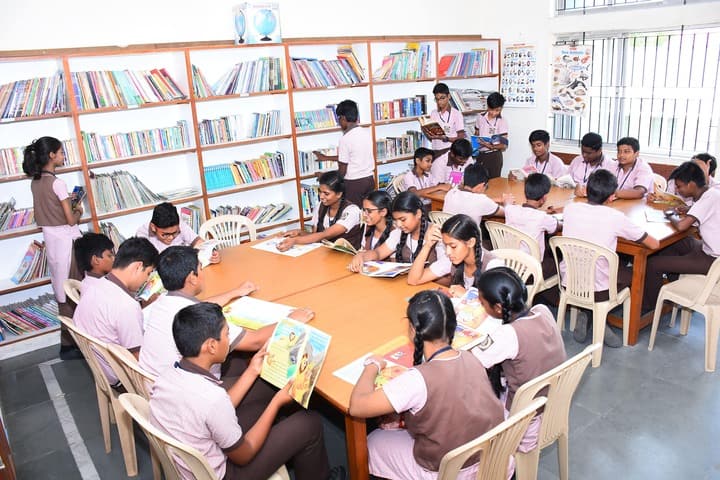 Sindhi Model Matriculation Higher Secondary School-Library