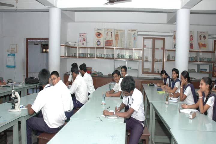 P S Matriculation Higher Secondary School-Biology Lab