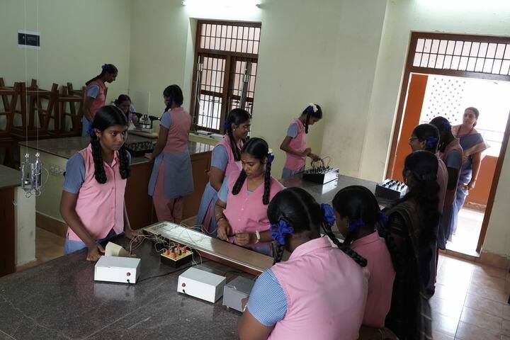 Sri Ramakrishna Math Vivekananda Centenary Girls Higher Secondary School-Physics Labs