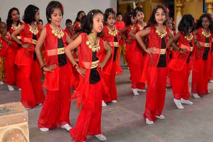 Sri Sayee Vivekananda Vidyalaya Matriculation Higher Secondary School-Red Day