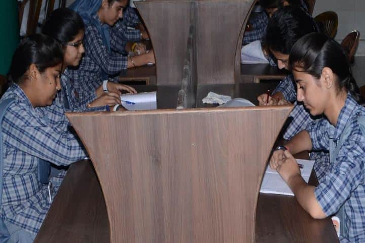 Shiksha Niketan Senior Secondary School-Library