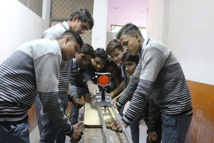 Maharishi Gautam Senior Secondary School-Physics-Lab