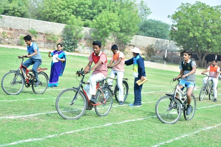 Shri Maheshwari Senior Secondary School-Sports Meet