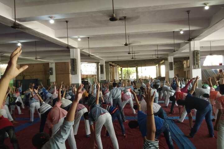 Shri Maheshwari Senior Secondary School-Yoga