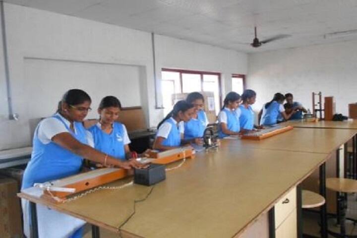 Shaanthi Matriculation Higher Secondary School-Physics Lab