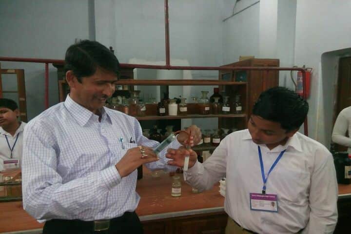 Kalna Maharajas High School-Chemistry Lab