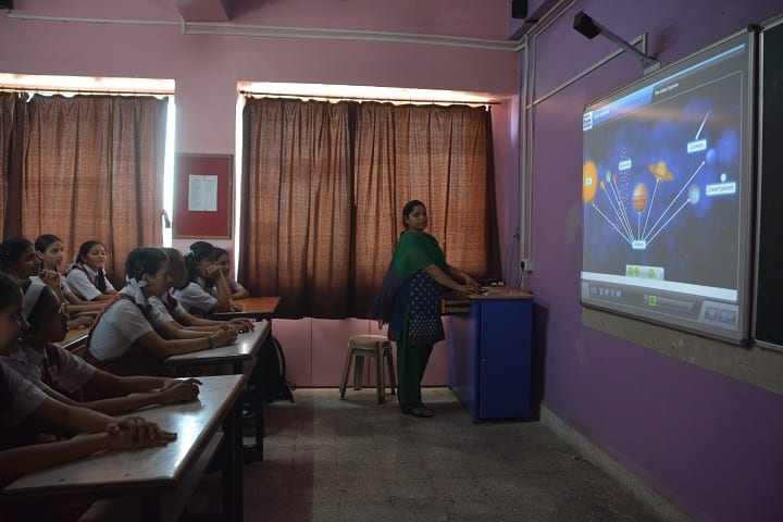 Royal Girls High School-Smart Class