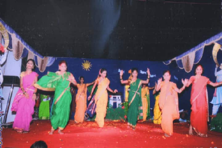 Yashodhan Education Trusts English High School-Dance