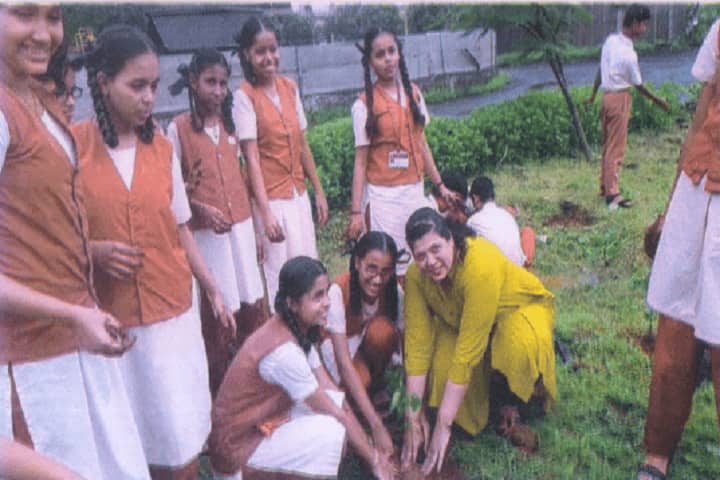 Yashodhan Education Trusts English High School-Plantation