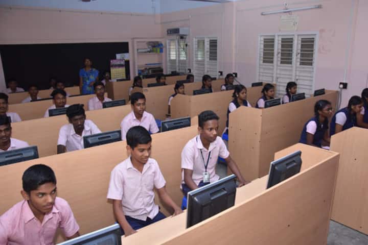 Amudham Matriculation Higher Secondary School-Computer Lab