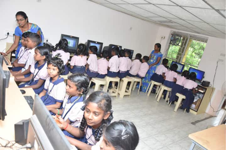 Amudham Matriculation Higher Secondary School-Language Lab