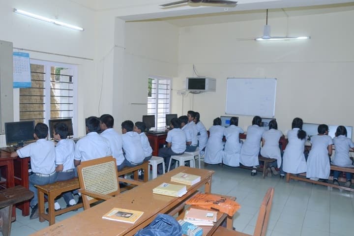 Chinmaya Vidyalaya-Computer Lab