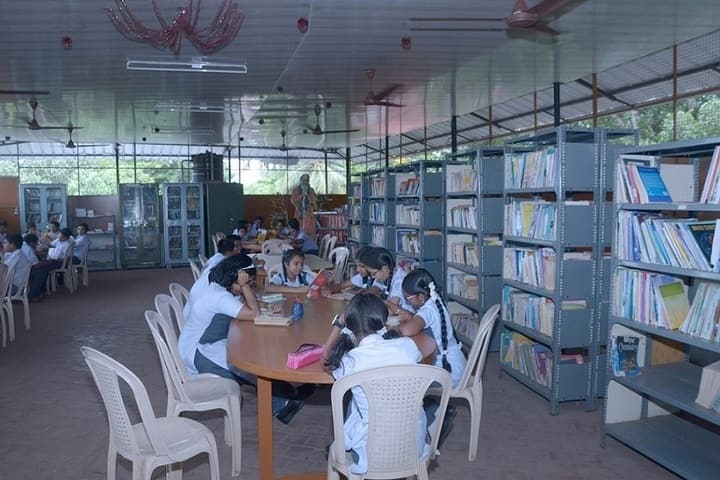 Chinmaya Vidyalaya-Library