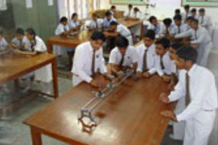Aditya Birla Higher Secondary School-Physics Lab