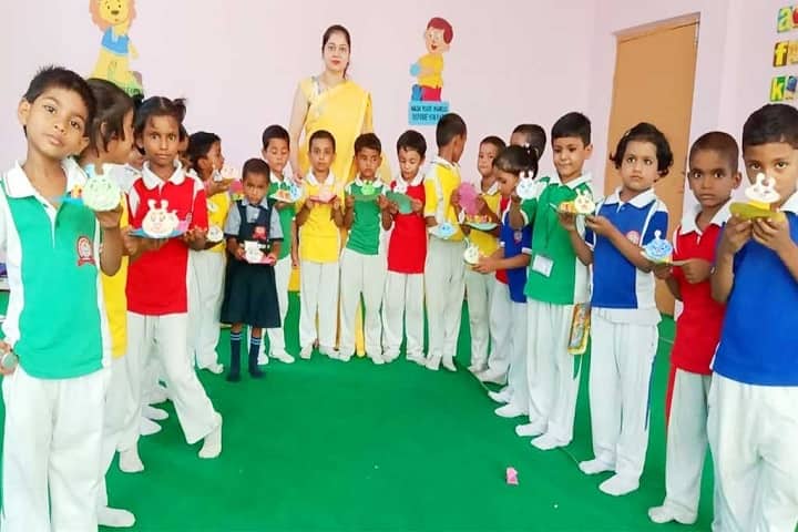 Maa Ranjana Devi International School-Kids Making Craft