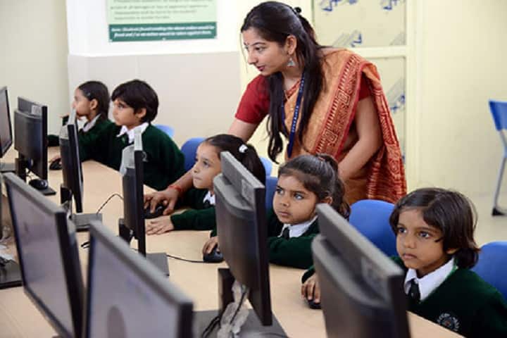 Delhi Public World School-Computer Lab