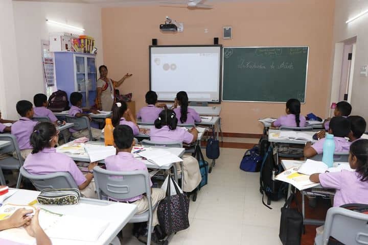 Sri Ramakrishna Central School-Smart Classroom
