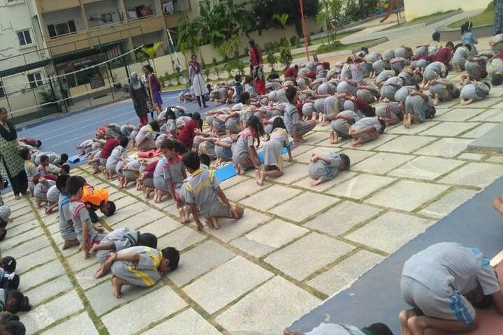 Narayana e Techno School-Yoga