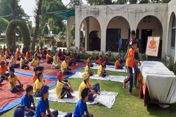 BBD DAV Public Senior Secondary School-Yoga Activity