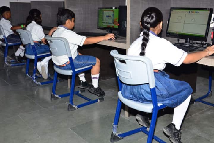 Seth M R Jaipuria School-Computer Lab