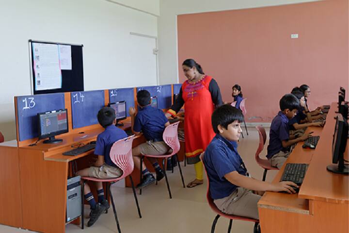 Indus World School-Computer Lab