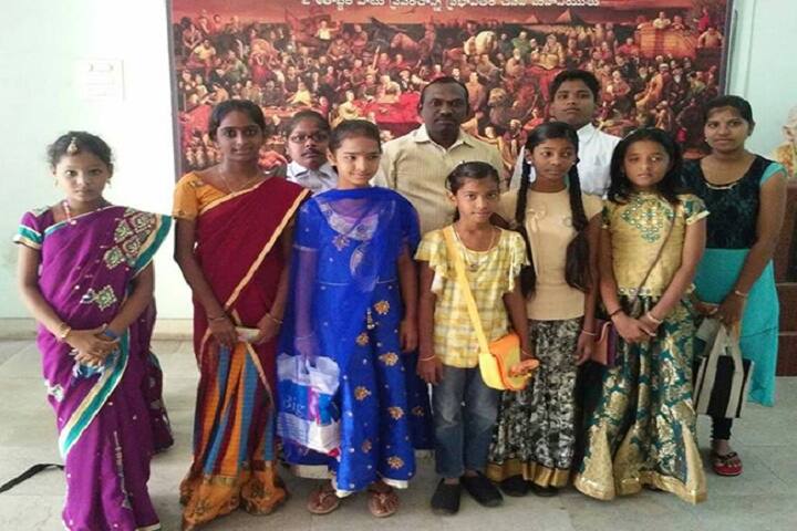 Montessori Mahila Kalasala-Group Photo