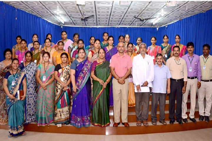 Montessori Mahila Kalasala-Staff