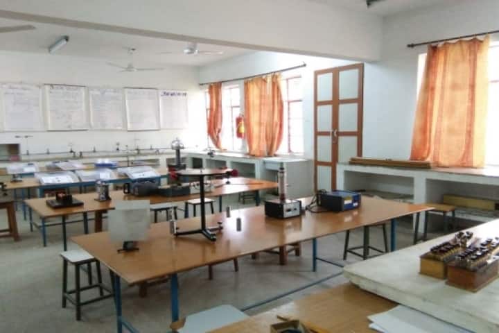 Kendriya Vidyalaya Ambikapur-Physic Lab1