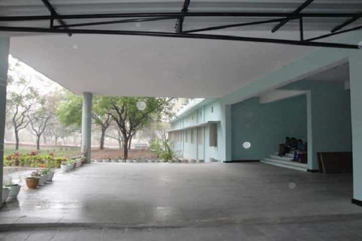 Loyola Academy Junior College-Campus-View inside