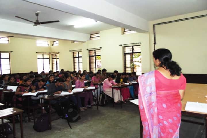 Jyothi Nivas Pre University College-Classroom With Staff