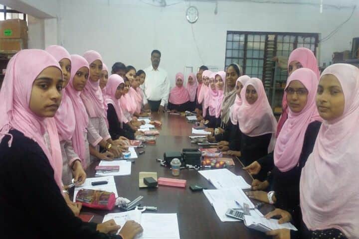 Secab Pre-University College For Women-Physics Lab