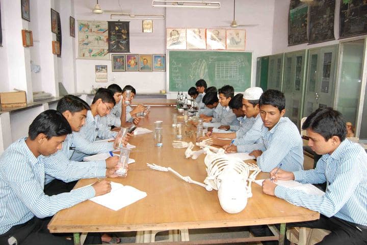 SECAB Pre-University College for Boys-Biology LAB