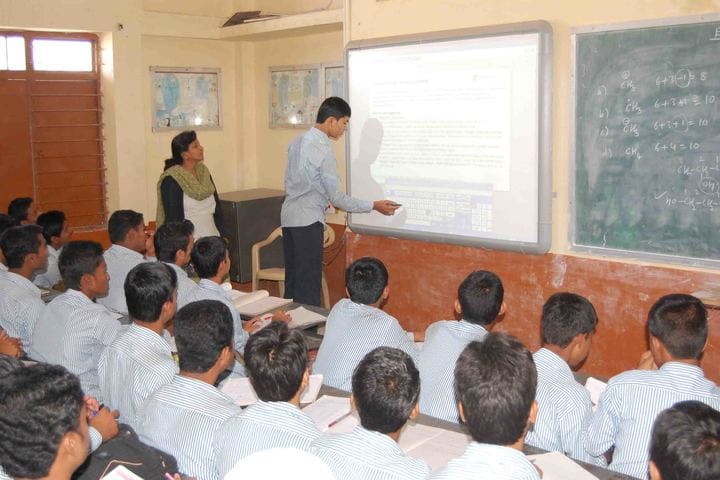 SECAB Pre-University College for Boys-Smart Classes