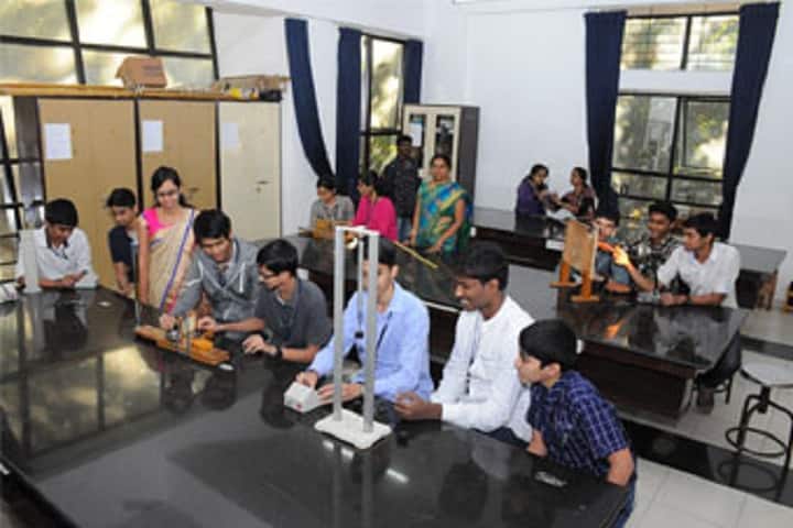 RV Pre University College-Physics Laboratory
