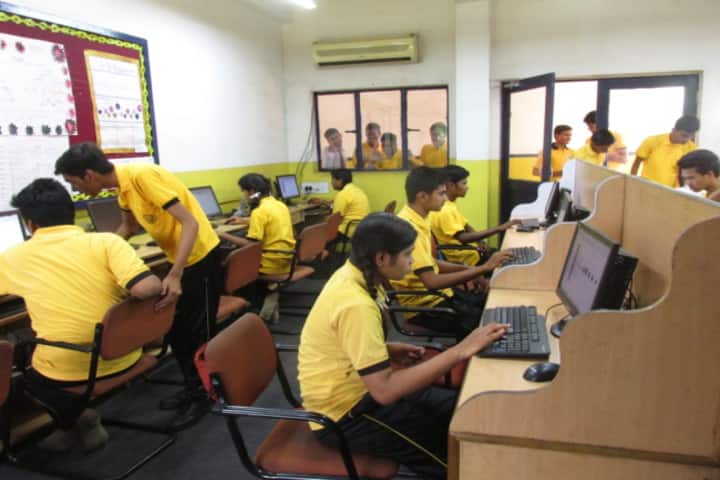 Monnet DAV public school-computer lab1