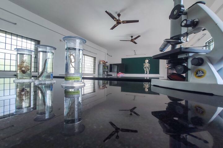 Base Pre University College-Laboratory