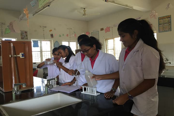 Basava Girls Pre-University College-Chemistry Lab