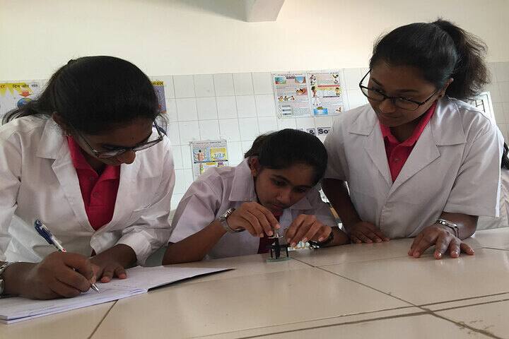 Basava Girls Pre-University College-Physics Lab
