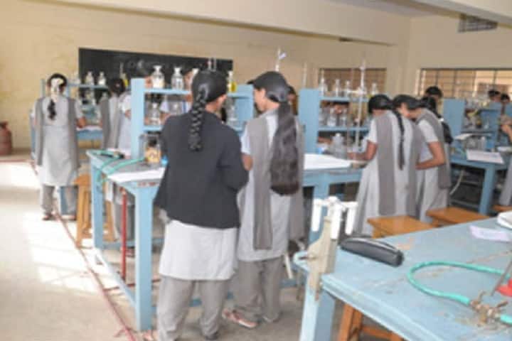 Jagadguru Sri Shivarathreeshwara Girls Pre University College-Chemistry Laboratory
