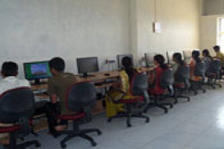 Karnatak Law Societys Pre University College-IT-Lab