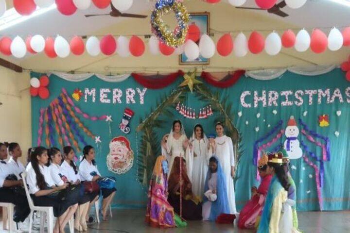 Ladyhill Victoria Composite Pre-Univeristy College-Christmas