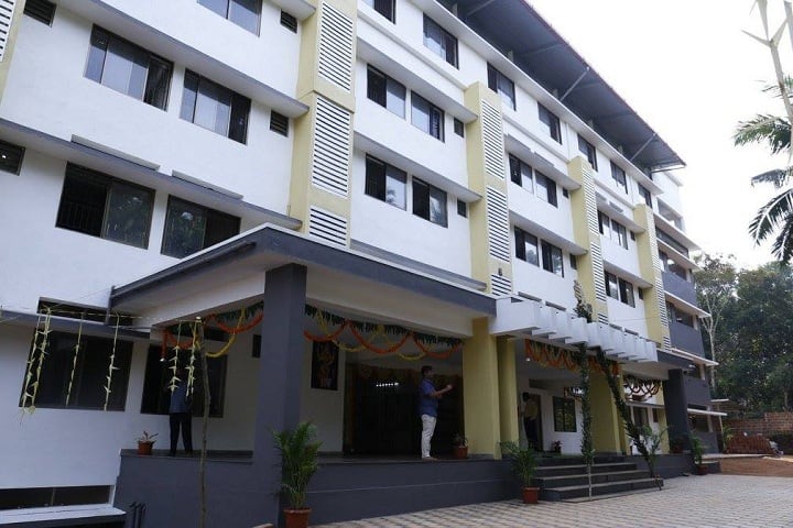 Excellent Pre University College-Campus Entrance
