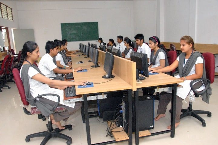 Chaitra Pre-University College-IT Lab