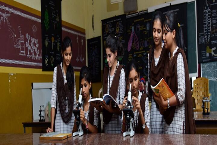 Narendra Pre University College-Biology Laboratory