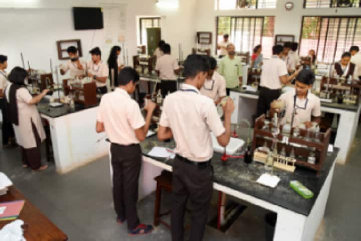 Poornaprajna Pre University College-Chemistry Laboratory