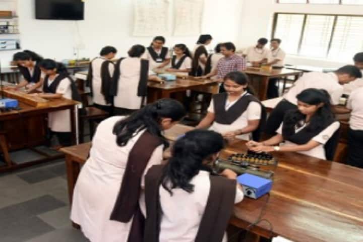 Poornaprajna Pre University College-Physics Laboratory