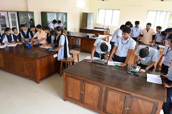 Poornaprajna Pre-University College-Physics Lab