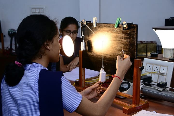 Karkala Jnanasudha Pre University College Laboratory